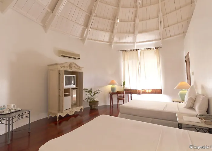 リゾート Cordova Reef Village 4*