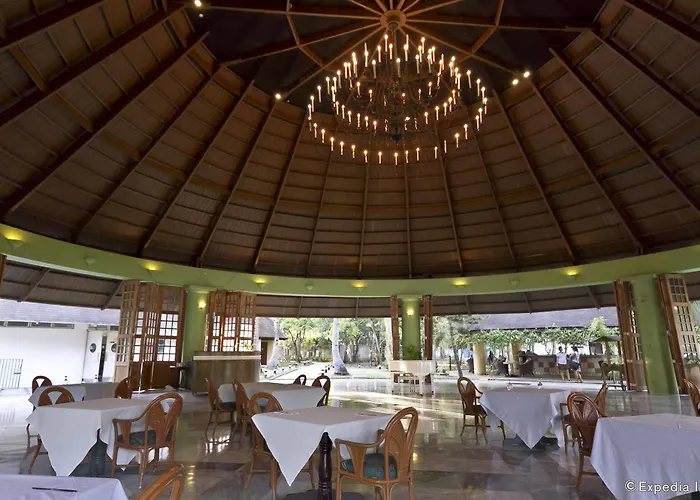 リゾート Cordova Reef Village 4*
